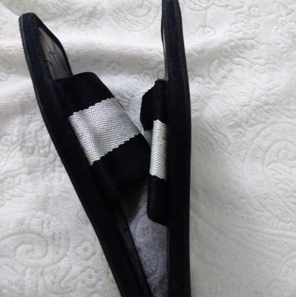Authentic Gucci Slides - Picture 8 of 8